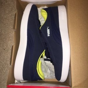 Pumas Memory Foam Sneakers